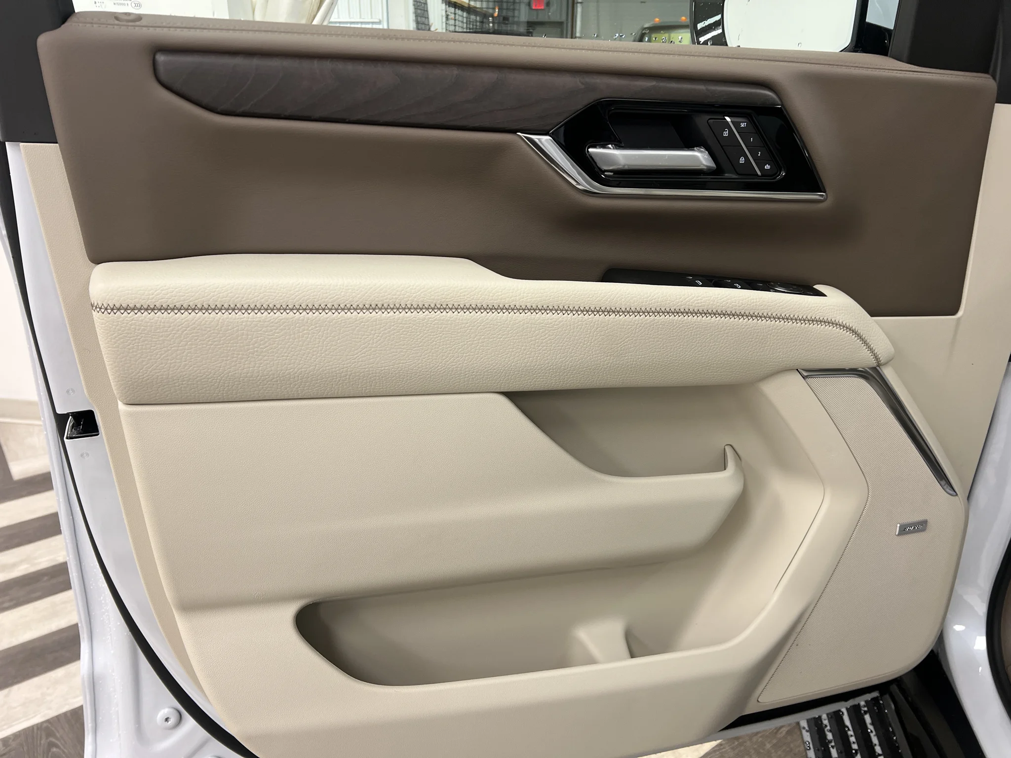 2026 GMC Yukon XL Denali - Photo 8