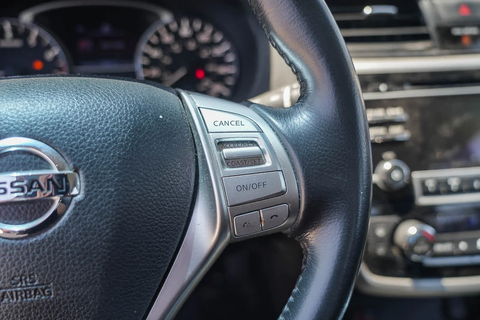 Used 2018 Gun Metallic Nissan 2.5 SV image 23