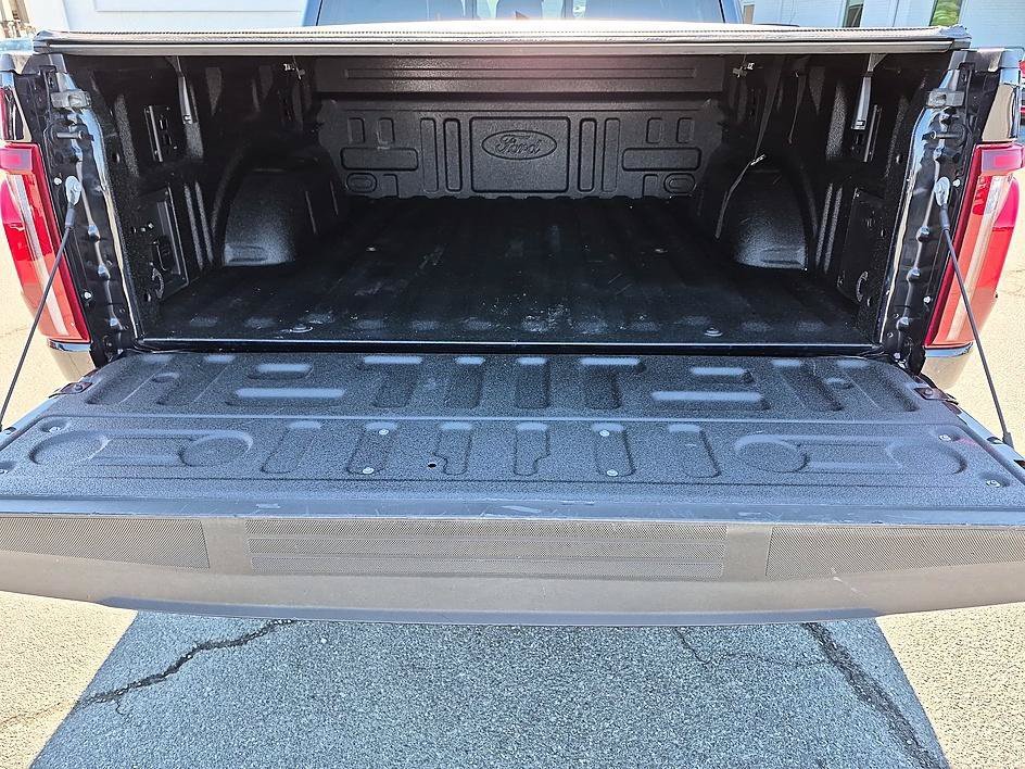 Used 2025 Blue Metallic Ford LARIAT image 32