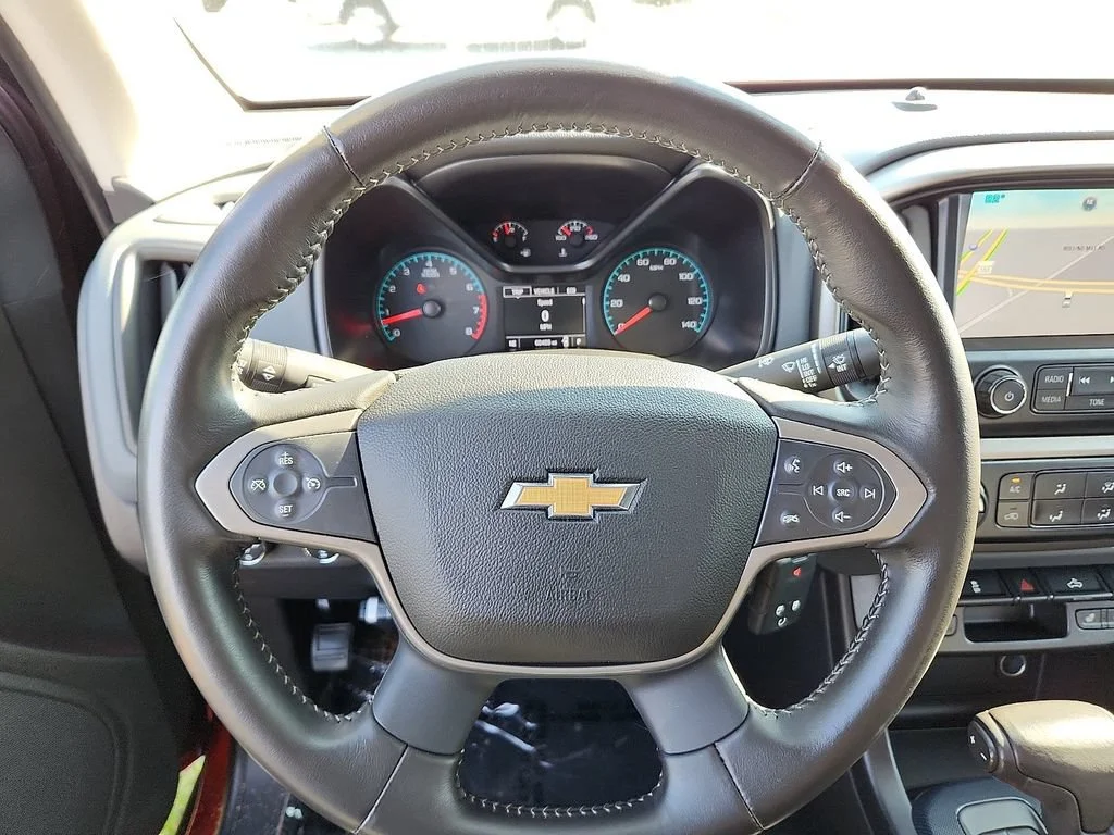 Used 2015 RED ROCK METALLIC Chevrolet 4WD Z71 image 19