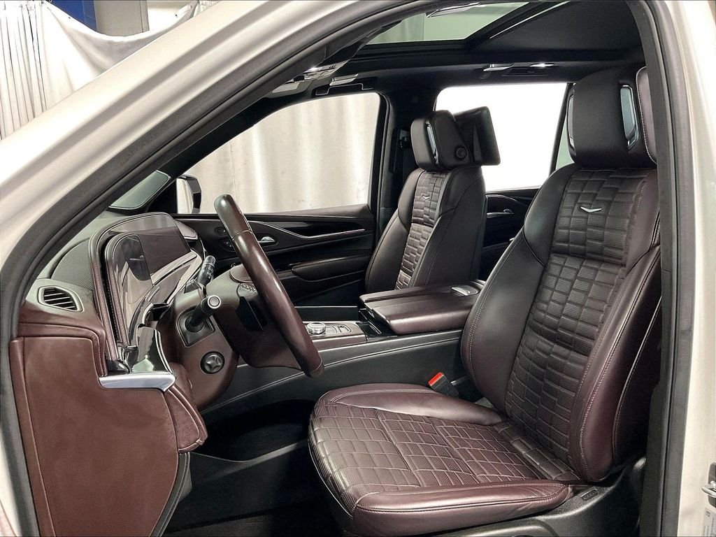Used 2024 White Cadillac Sport Platinum image 10