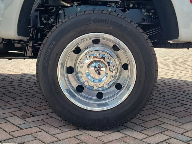 New 2026 Avalanche Ford XL image 8