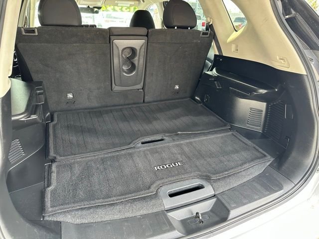 Used 2020 Silver Nissan SV image 17