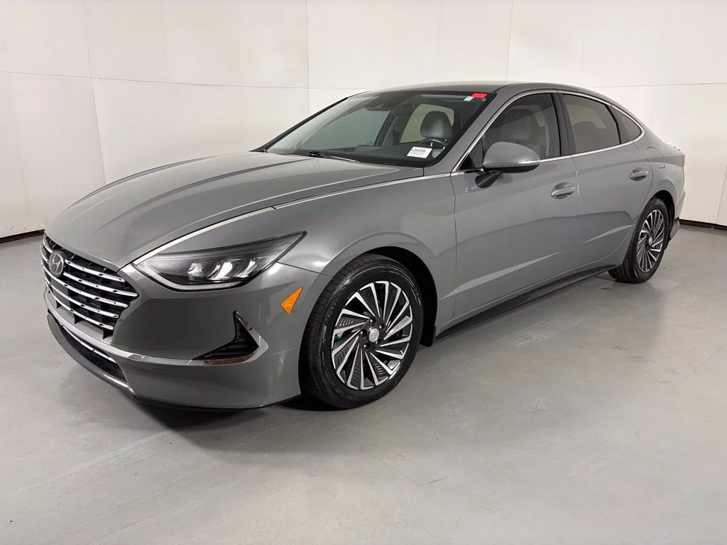 Used 2022 Gray Hyundai SEL image 4