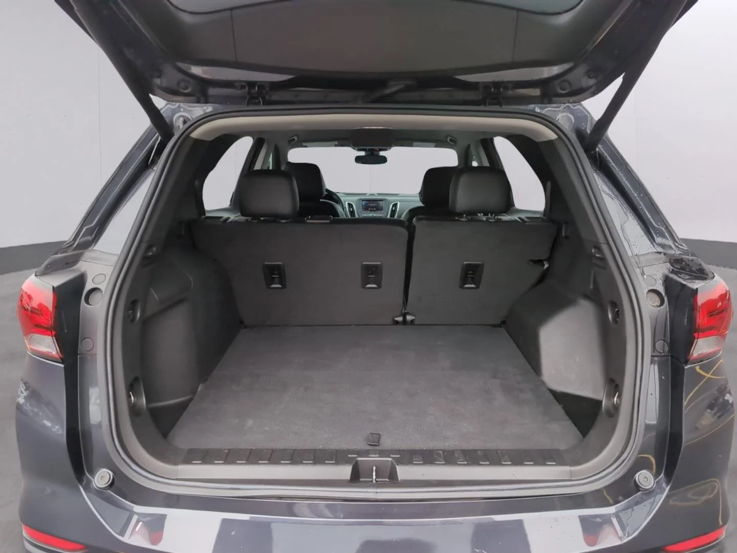 Used 2022 Iron Gray Metallic Chevrolet LT image 9