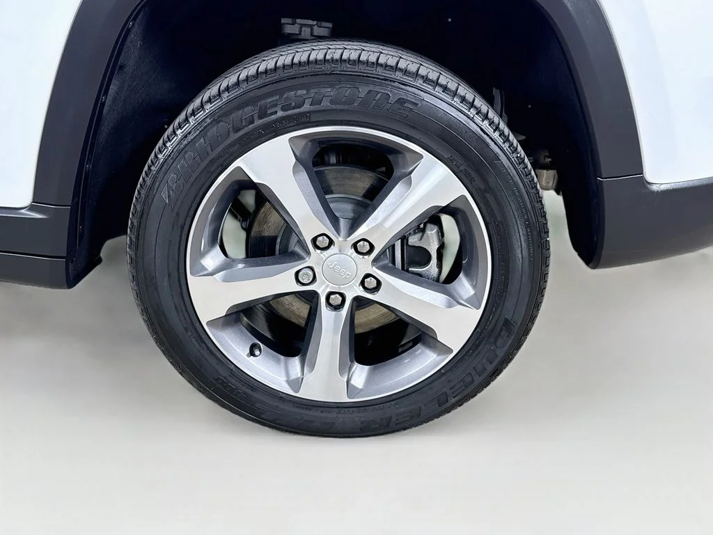 Used 2023 White Jeep 4xe image 32