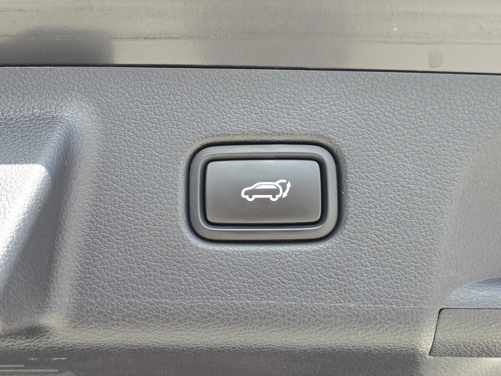 Used 2023 Black Hyundai SEL image 14