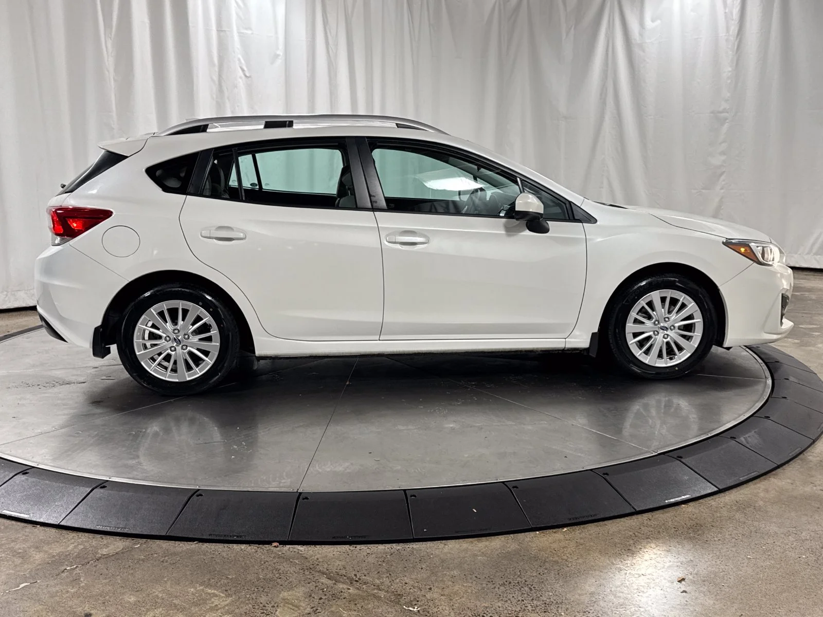 Used 2018 White Subaru 2.0i Premium image 6
