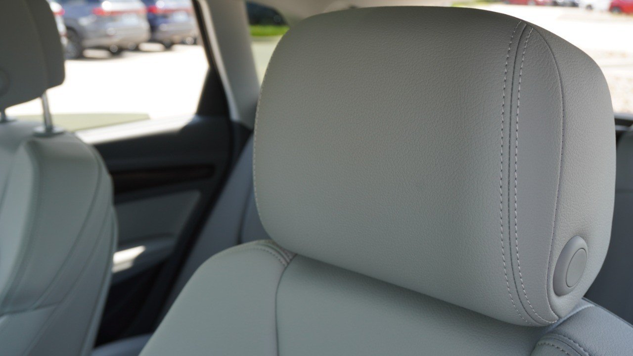 Used 2019 Silver Audi Premium Plus image 26