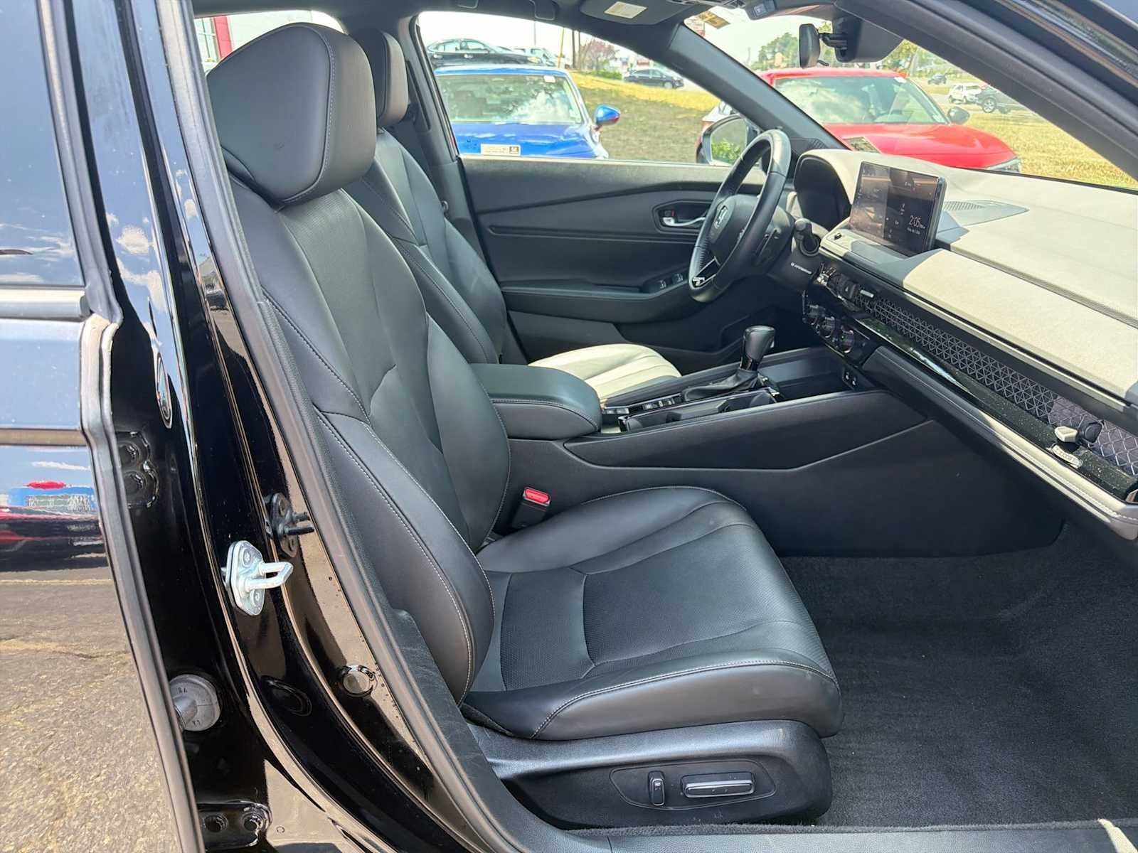Certified Used 2023 Crystal Black Pearl Honda Sport-L image 15
