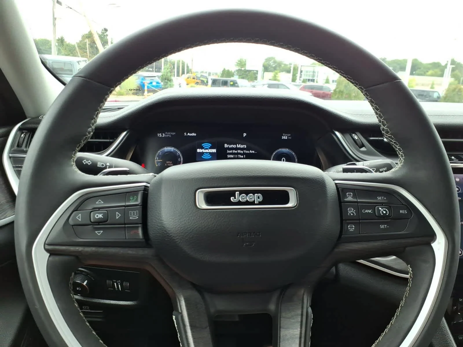 Used 2023 Silver Zynith Jeep Limited image 27
