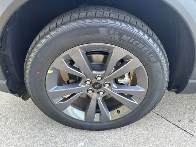 New 2026 Star White Metallic Tri-Coat Ford Active image 11