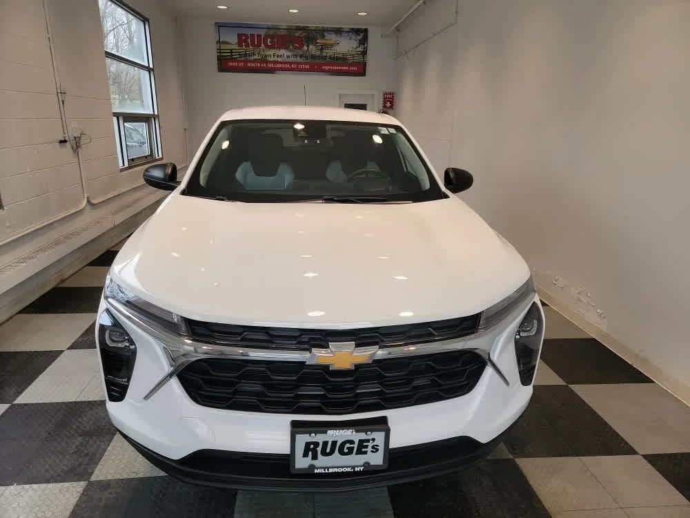 2024 Chevrolet Trax LS - Photo 7