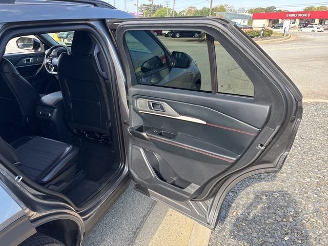 Used 2025 Gray Ford ST-Line image 23