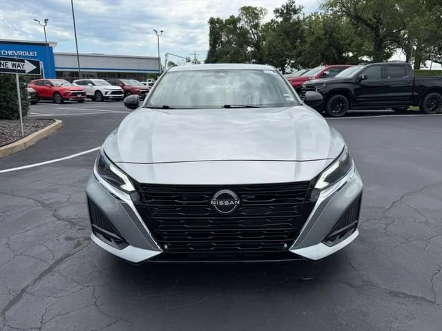 Used 2024 Silver Nissan 2.5 SV image 10