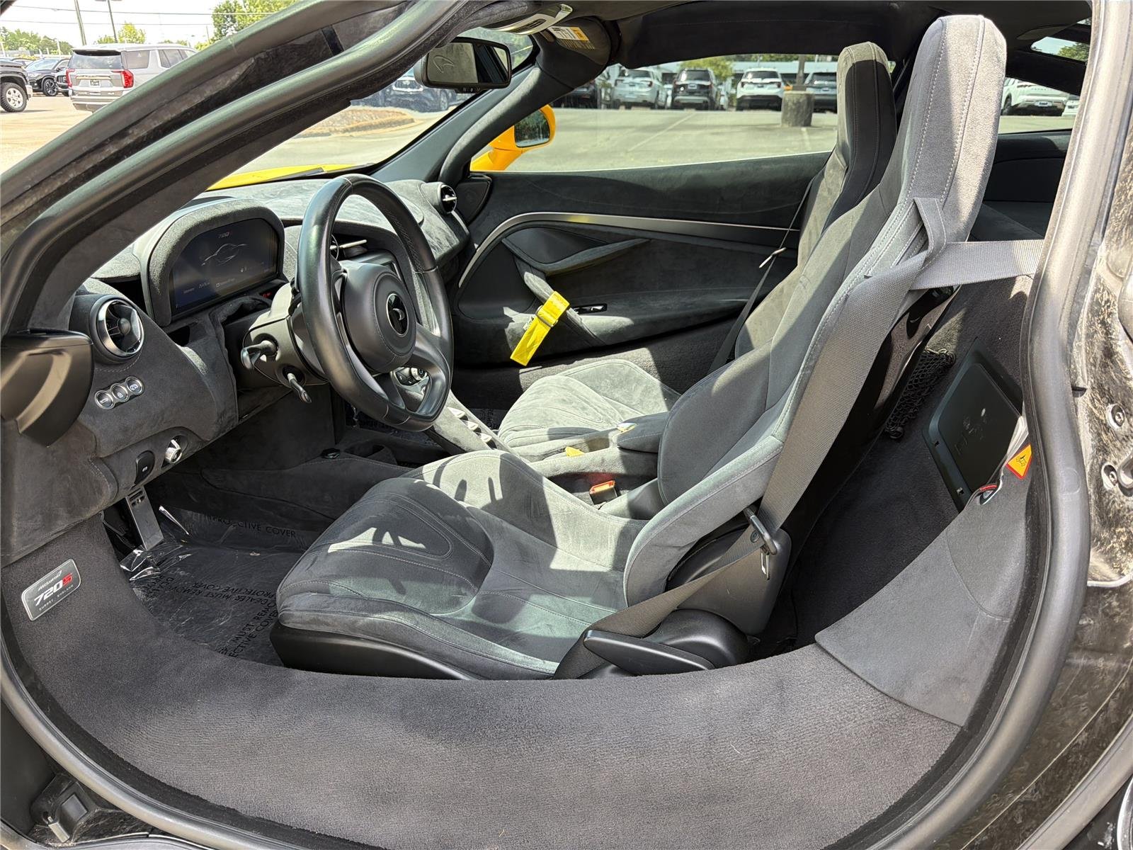 Used 2019 Volcano Yellow McLaren Performance image 29