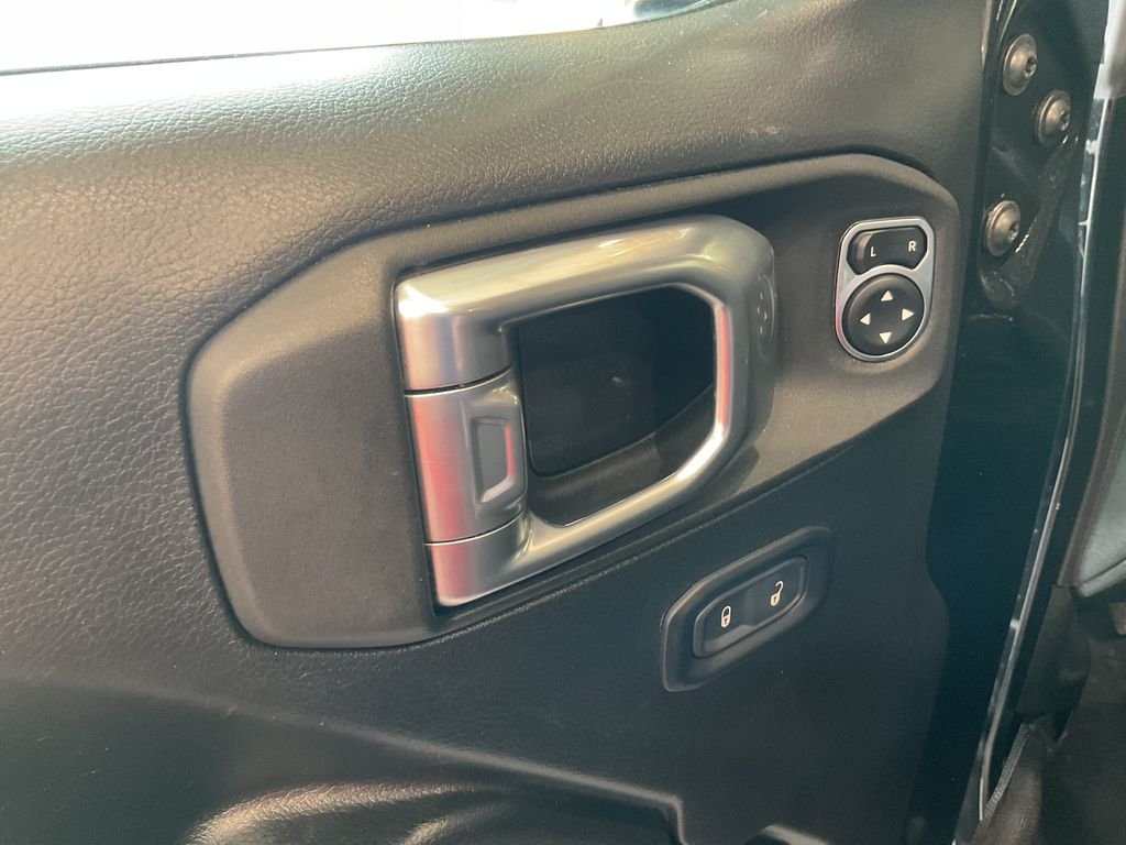 Used 2022 Black Jeep Unlimited Rubicon image 13