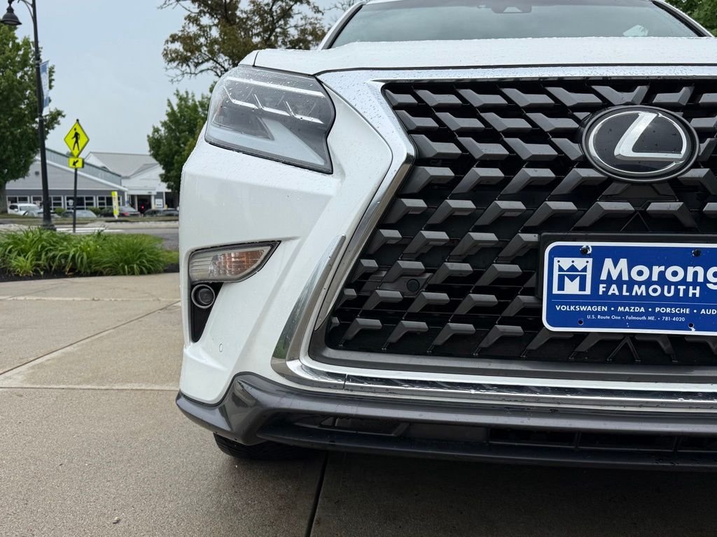 Used 2022 White Lexus 460 image 5