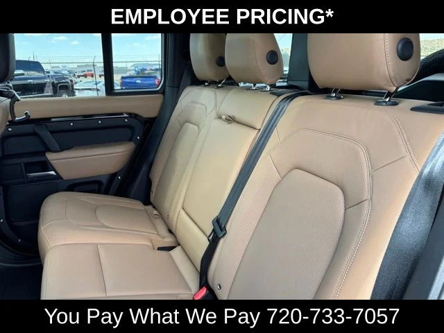 Used 2025 Black Land Rover X-Dynamic SE image 16