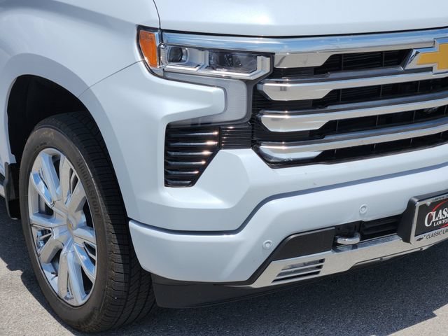 New 2026 Polar White Tricoat Chevrolet High Country image 9