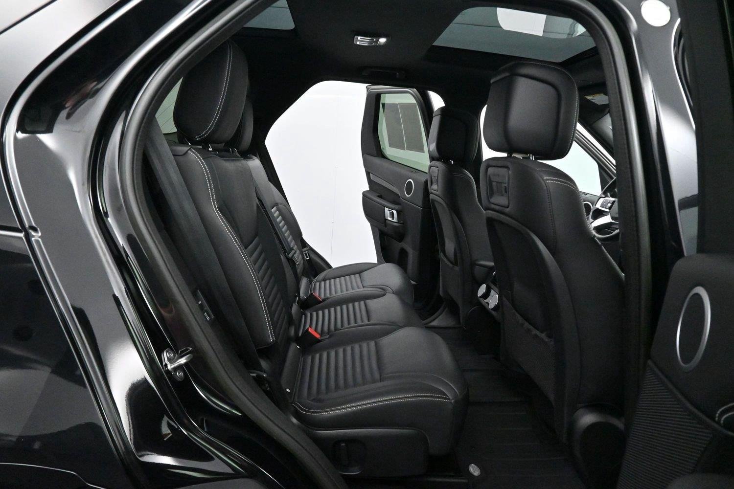 Used 2023 Black Land Rover S R-Dynamic image 40