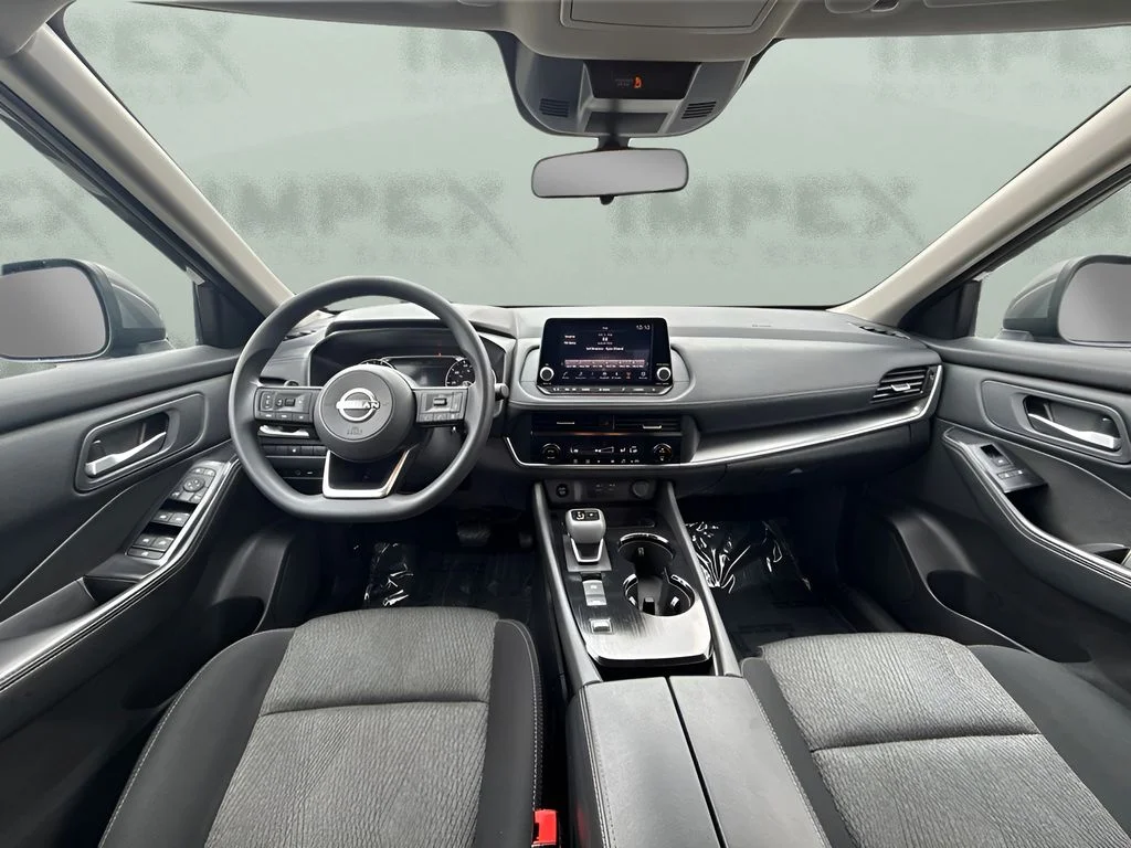 Used 2024 Gray Nissan SV image 11