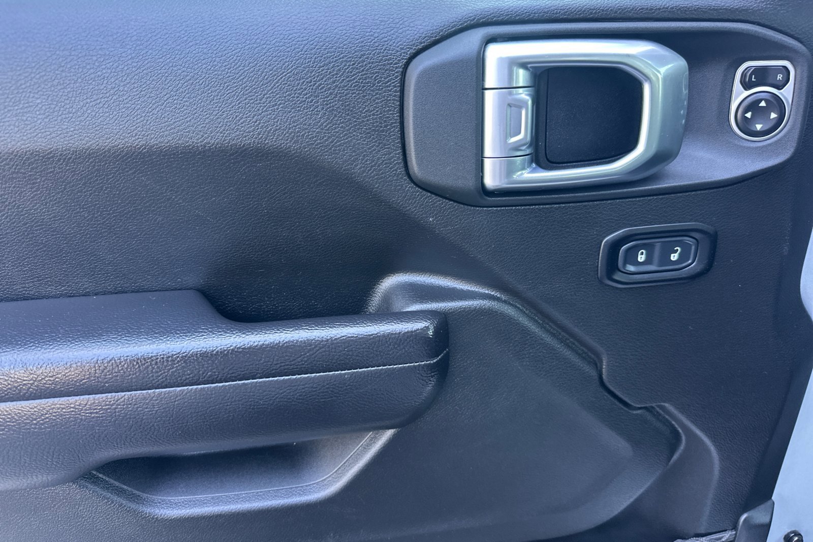 2024 Jeep Wrangler 4-Door Sport S - Photo 11