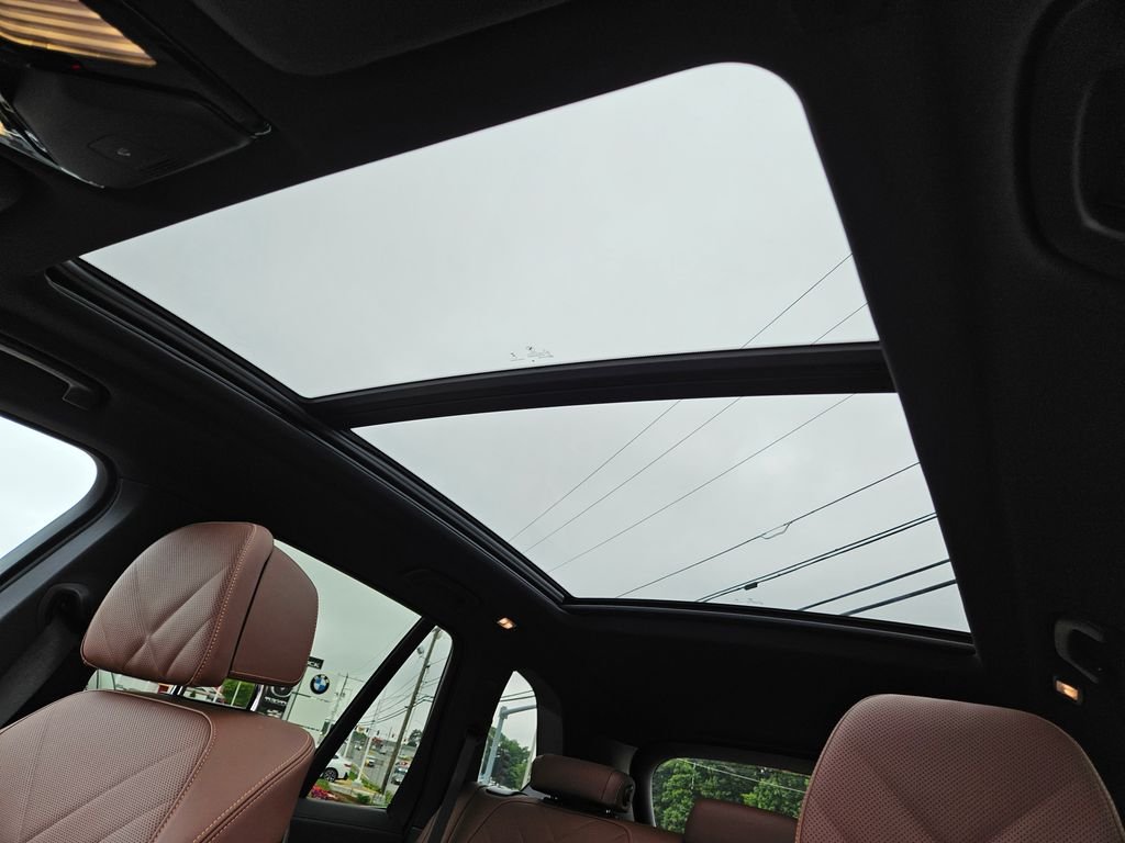 Used 2026 Marina Bay Blue Metallic BMW M60i image 42