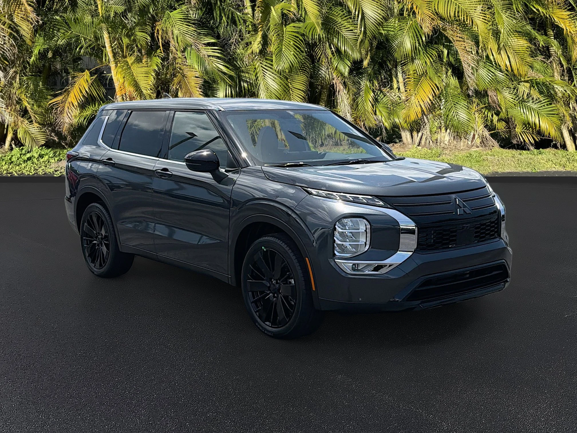 New 2026 Graphite Gray Mitsubishi LE 1.5T 2WD image 2