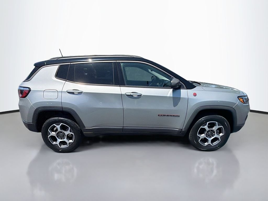 Used 2022 Billet Silver Metallic Clearcoat Jeep Trailhawk image 6