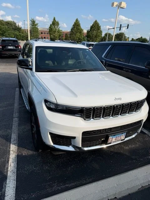 Certified Used 2025 Bright White Clearcoat Jeep Limited image 13