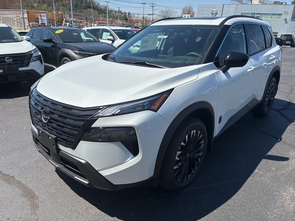 New 2026 Everest White Pearl TriCoat Nissan Dark Armor™ image 3