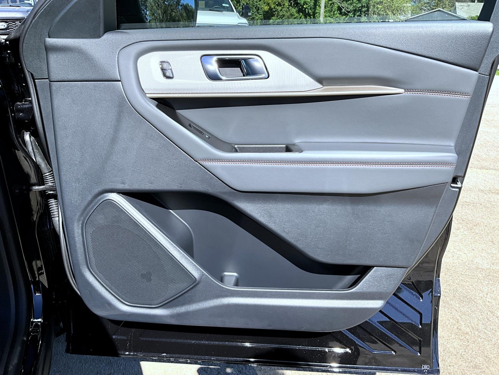 New 2027 Agate Black Metallic Ford Active image 19