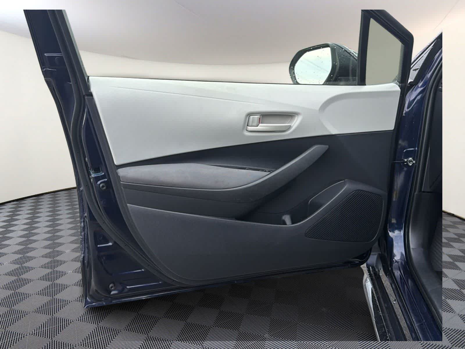 2023 Toyota Corolla LE - Photo 10