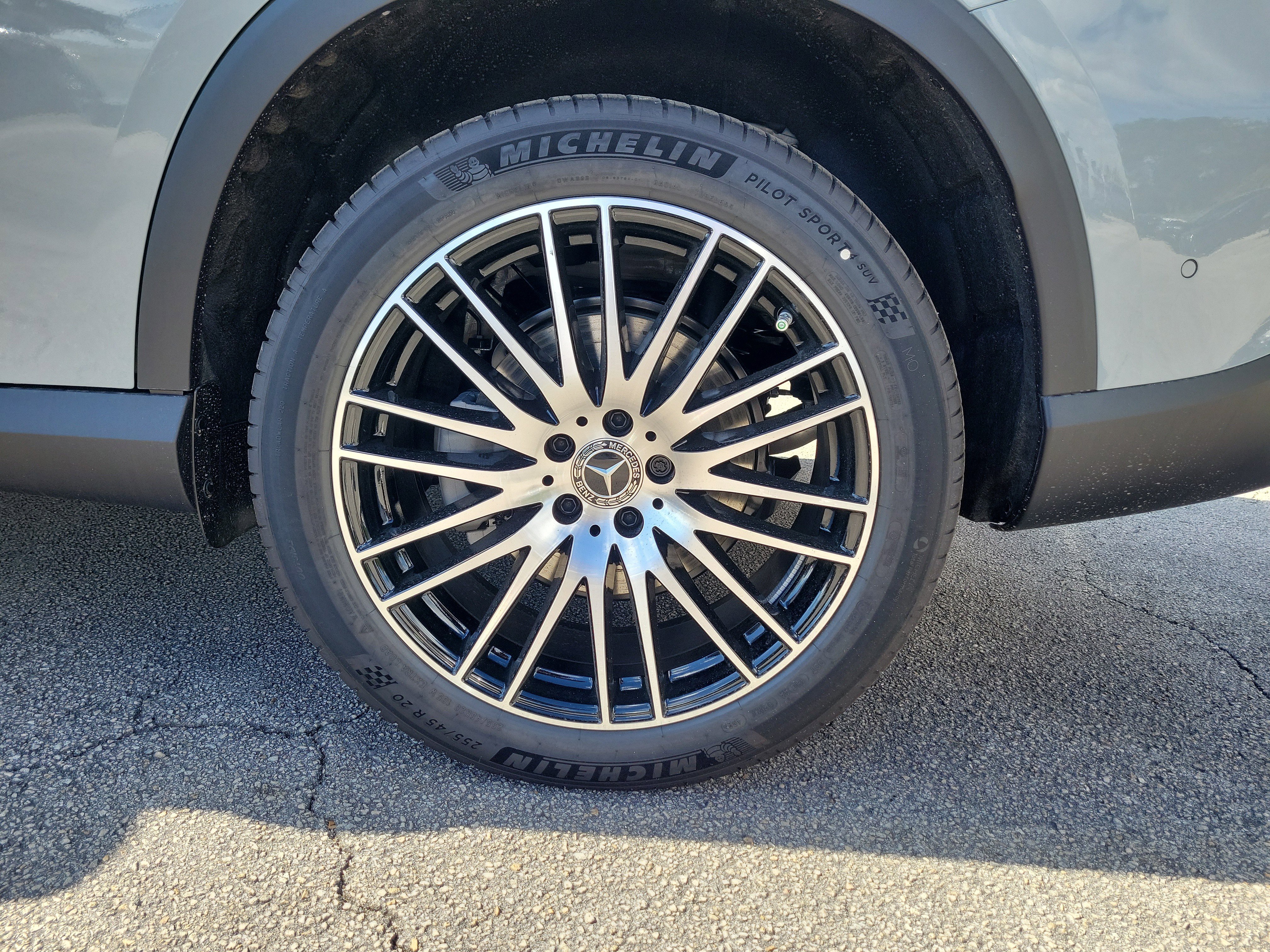 New 2026 MANUFAKTUR Alpine Grey Mercedes-Benz GLC 300 image 8