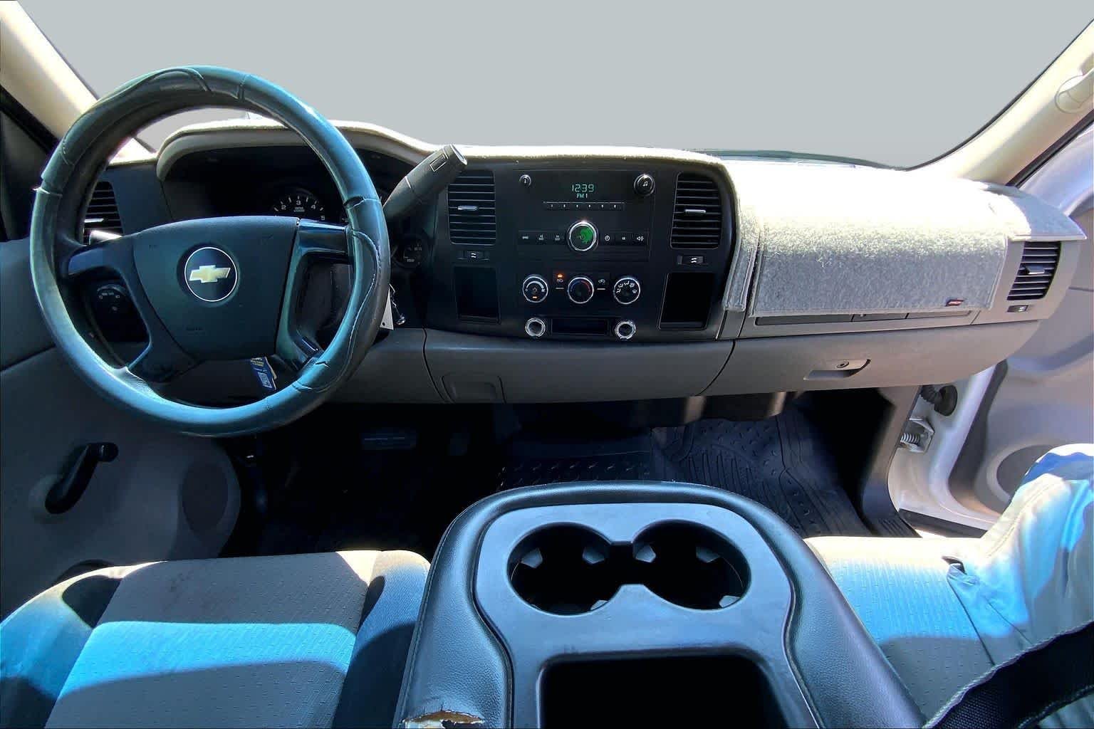 Used 2007 Summit White Chevrolet Work Truck image 15