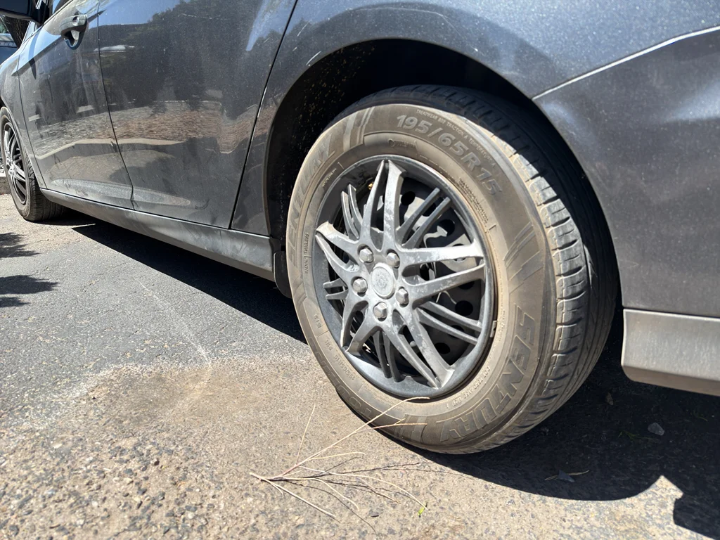 Used 2018 Magnetic Metallic Ford S image 7