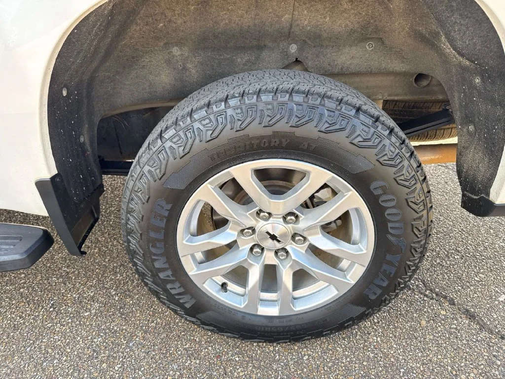 Used 2019 Beige Chevrolet RST image 11