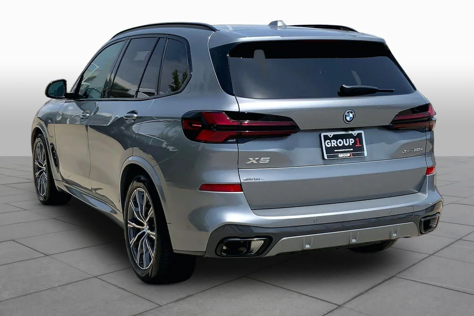 New 2026 Skyscraper Grey Metallic BMW xDrive50e image 11