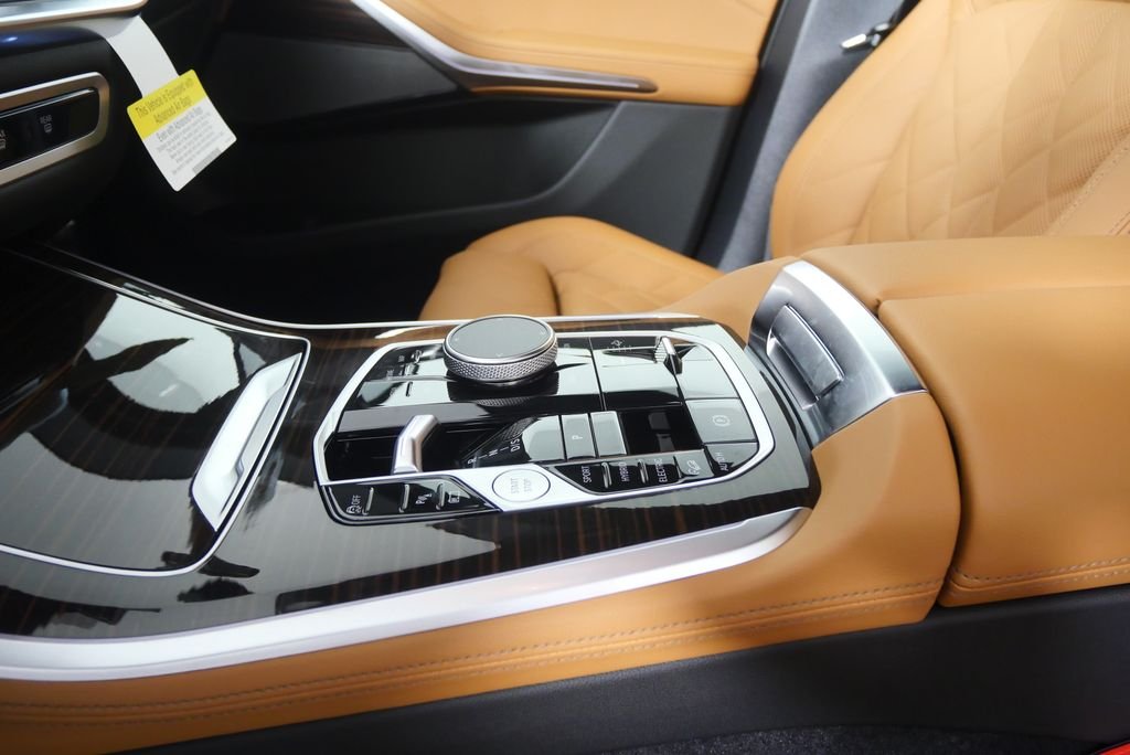 New 2026 Dravit Grey Metallic BMW xDrive50e image 21