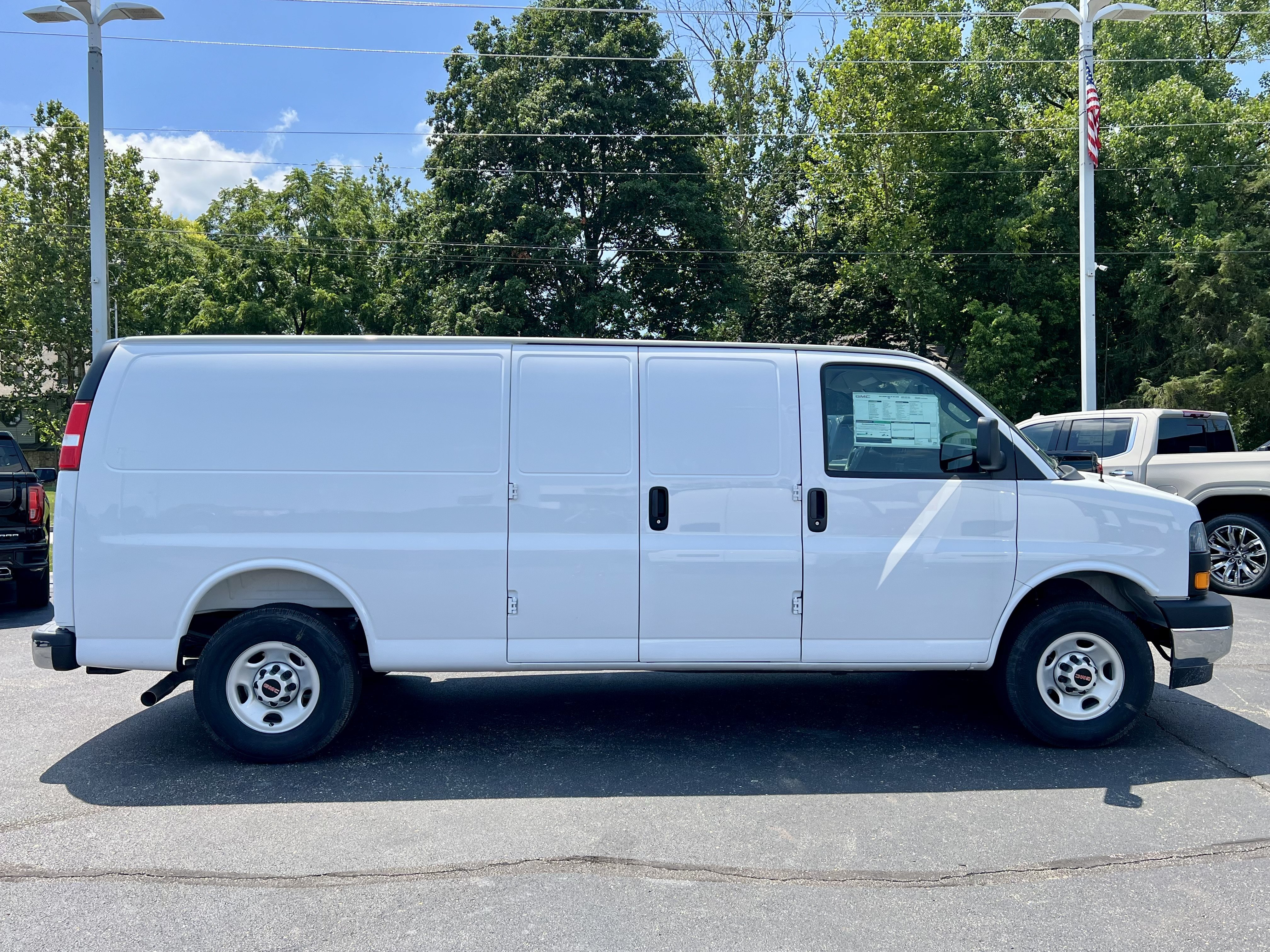 New 2026 Summit White GMC Work Van image 8
