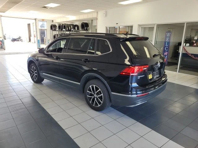 Used 2021 Deep Black Volkswagen 2.0T SE image 5
