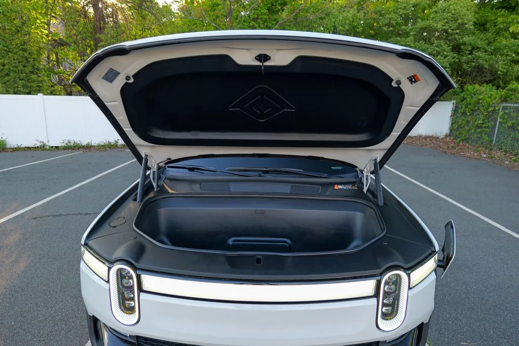 Used 2024 Glacier White Rivian Adventure image 59