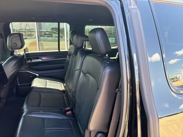 Used 2023 Black Jeep Base image 19