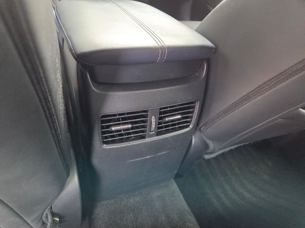 Used 2021 Silver Mazda Select image 6