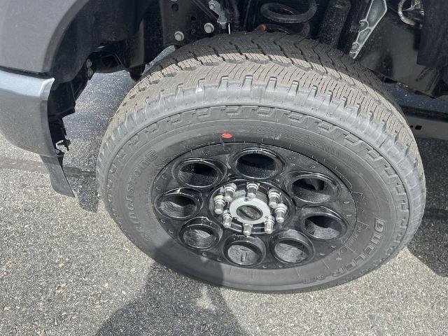 New 2026 Carbonized Gray Metallic Ford F-350® Lariat® image 23