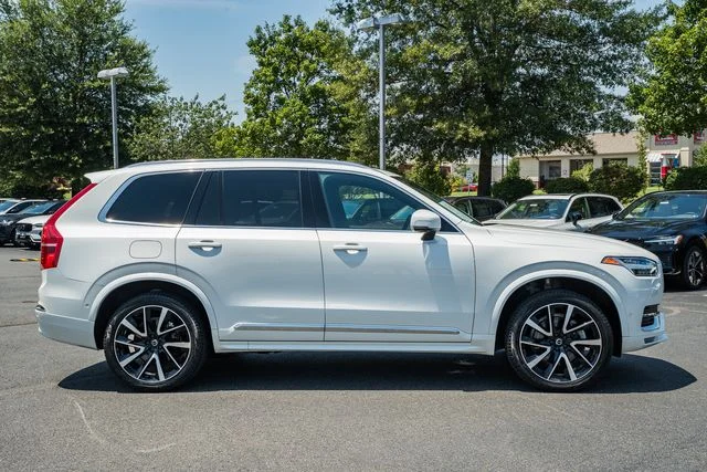 Certified Used 2024 Crystal White Volvo Plus image 4
