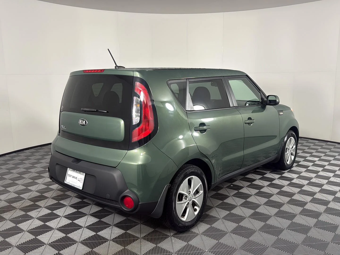 Used 2014 Kale Green Kia Base image 3