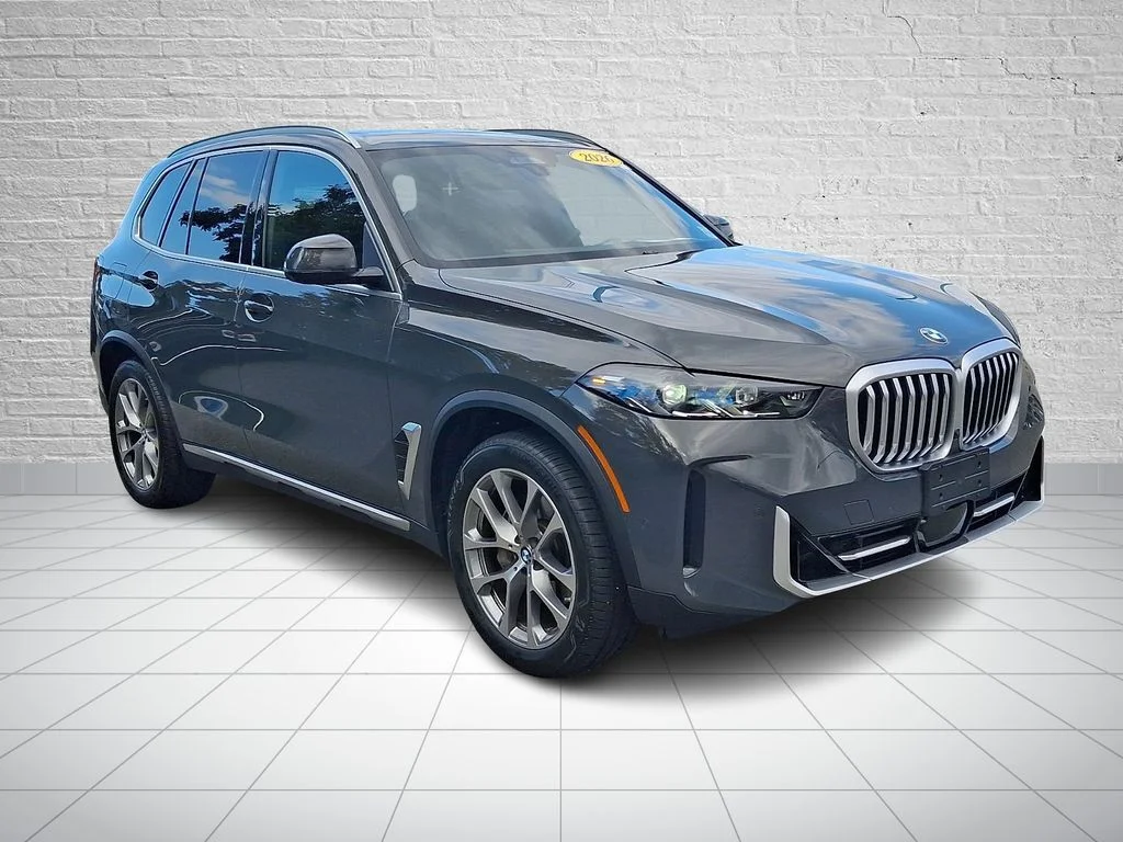 Used 2026 Gray Metallic BMW xDrive40i image 3