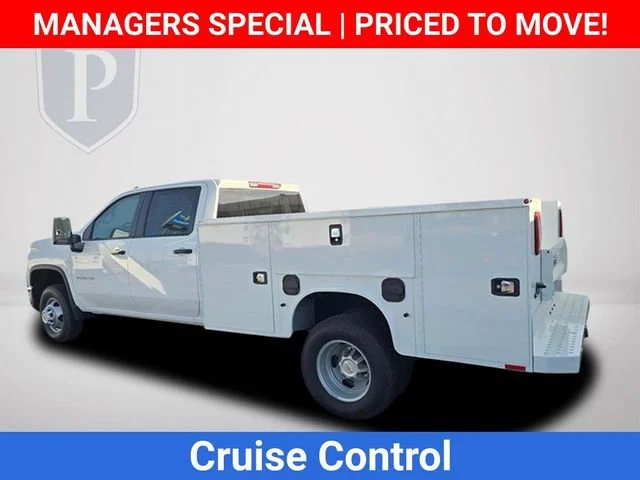 New 2026 Summit White Chevrolet Work Truck image 9